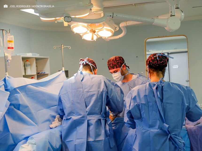 Simpósio de análises clínicas reúne profissionais e estudantes