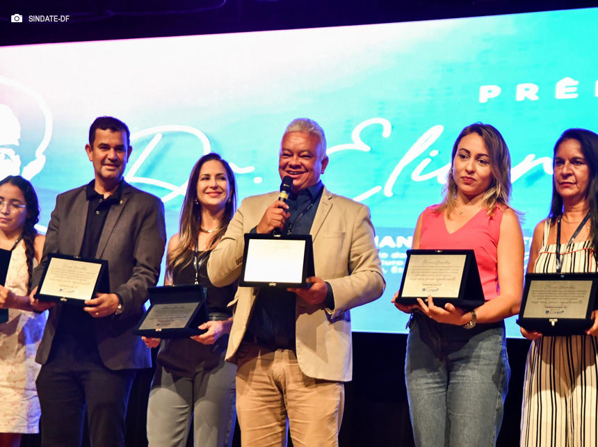 Diretores do Sindate recebem Prêmio Elioenai Dornelles na Semana da Enfermagem do Coren-DF