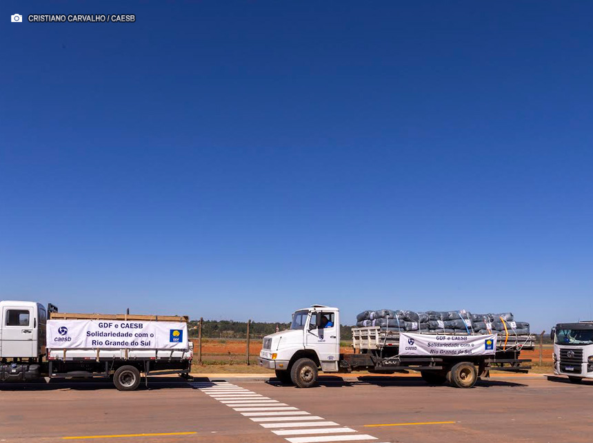 Gaúchos recebem 45 mil copos de água doados pela Caesb