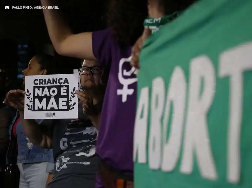 Saiba como é a legislação sobre aborto pelo mundo