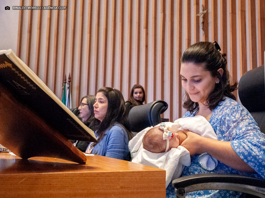 CLDF aponta importância do aleitamento materno em sessão solene