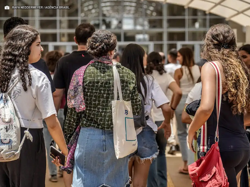 Inscritos no Enem 2024 têm até quarta-feira para pagar taxa