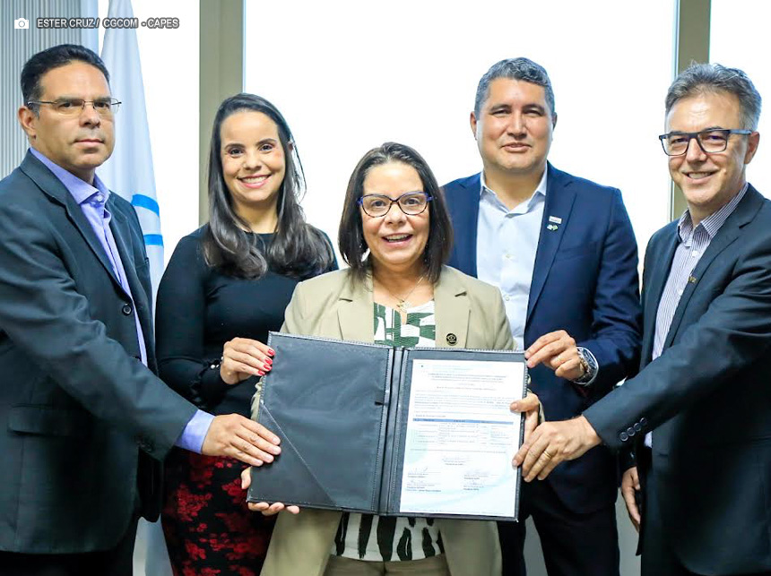 FAPs do Centro-Oeste e Capes assinam acordo de cooperação com foco em Recursos Humanos
