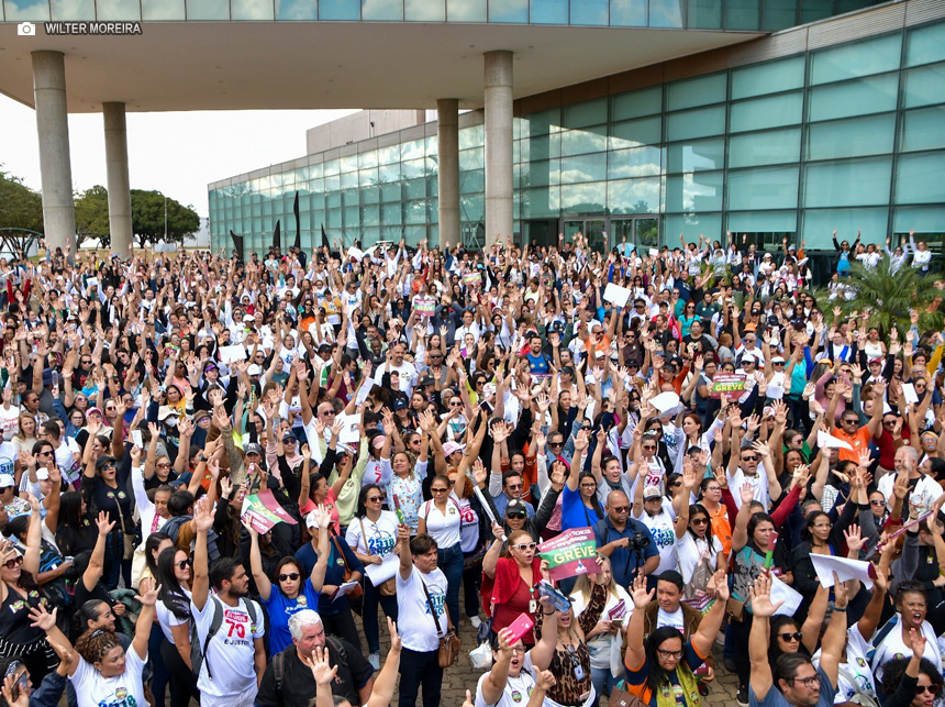 Técnicos em Enfermagem suspendem greve temporariamente após sinalização de negociação com o governo