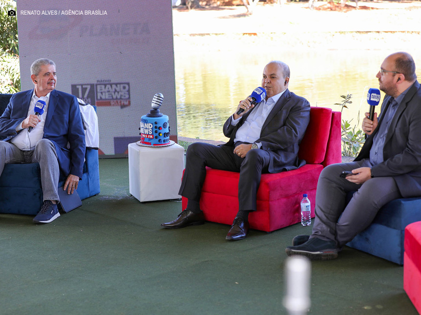 “Não há cidade no DF que não tenha investimento, graças à nossa capacidade”, afirma Ibaneis Rocha em entrevista