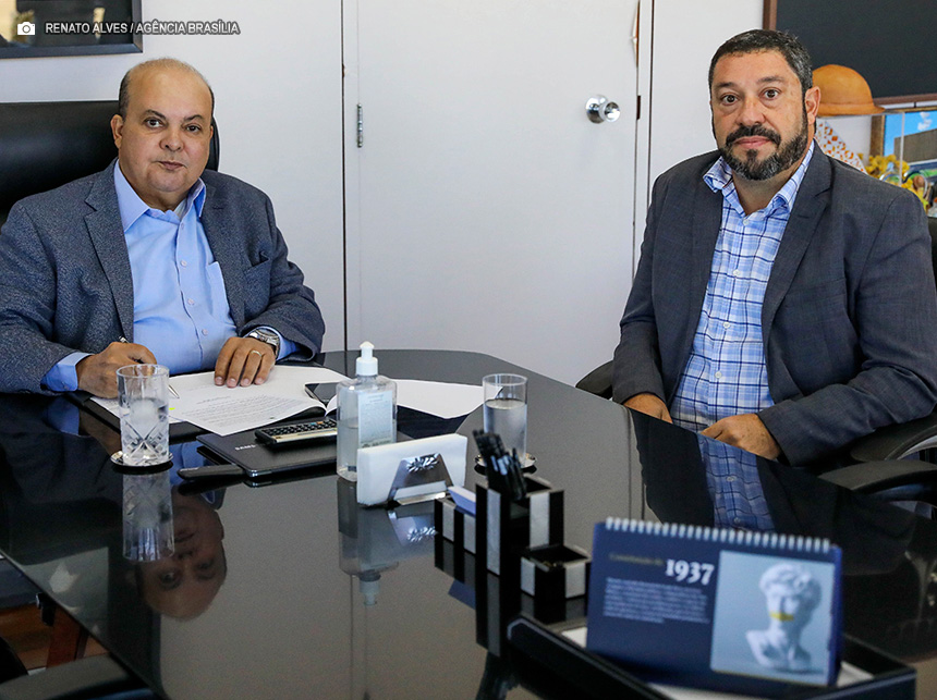 Ibaneis nomeia os primeiros 59 servidores concursados da Codhab