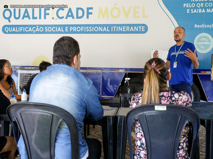 QualificaDF Móvel abre inscrições para capacitação profissional em 4 cidades