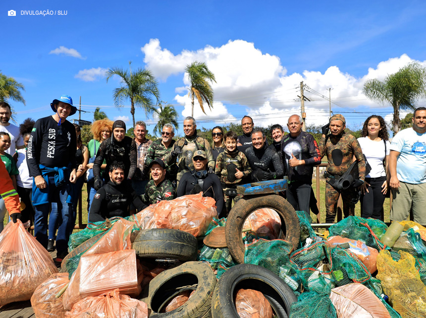 Ação de limpeza retira mais de meia tonelada de resíduos do Lago Paranoá
