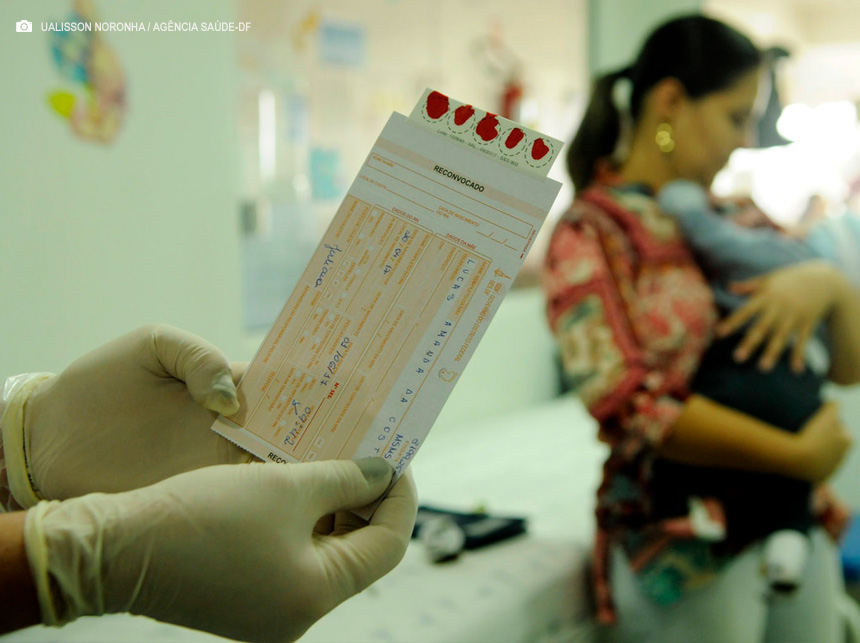 Teste do pezinho identifica 62 doenças e alcança 100% dos nascidos vivos no Distrito Federal