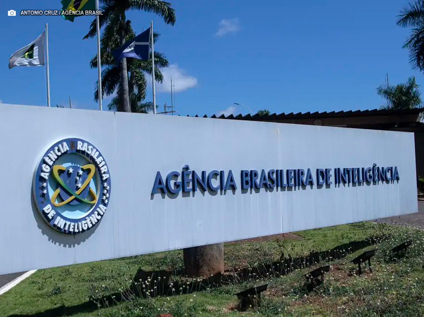 PF diz que Abin atuou ilegalmente em favor de filhos de Bolsonaro