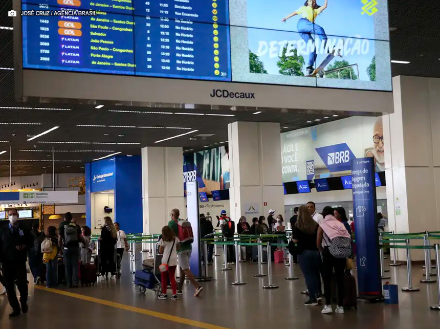 Apagão cibernético afetou voos da Azul e aplicativo do Bradesco