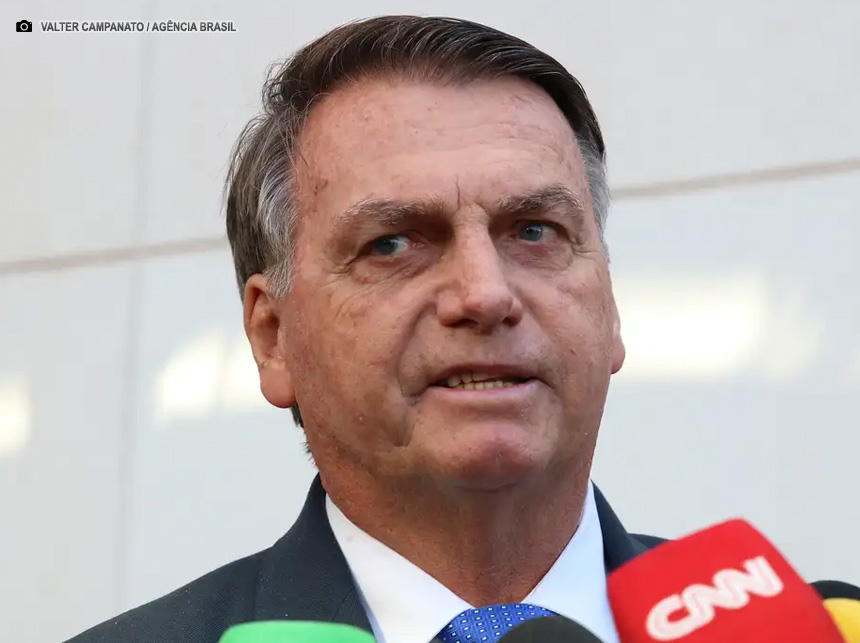 Polícia Federal indicia Bolsonaro e Mauro Cid no caso das joias sauditas