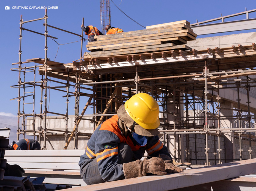 Caesb recebe 40 toneladas de equipamentos para ampliar fornecimento de água na região norte do DF