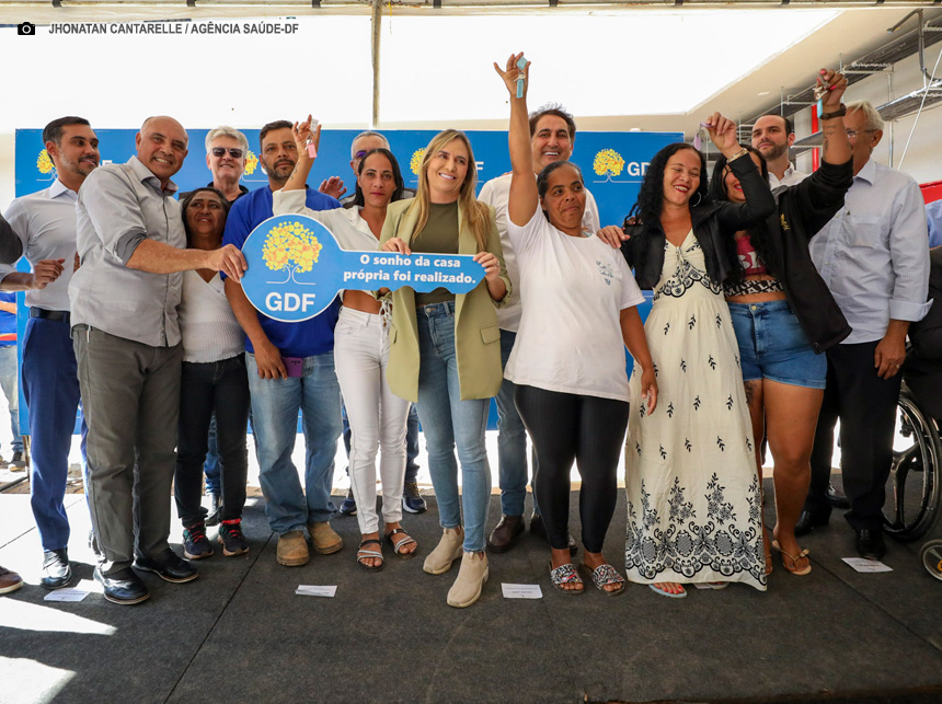 Mais 70 famílias em situação de vulnerabilidade deixam as ruas e ganham apartamentos no Sol Nascente