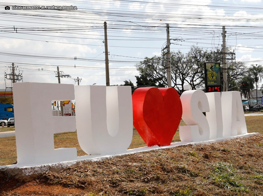 Carreta da Mulher realiza exames gratuitos ao SIA, na terça-feira (30)
