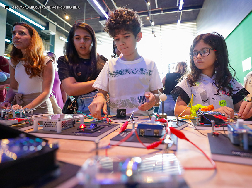 Fim de semana tem shows, festivais, teatro e cinema na programação