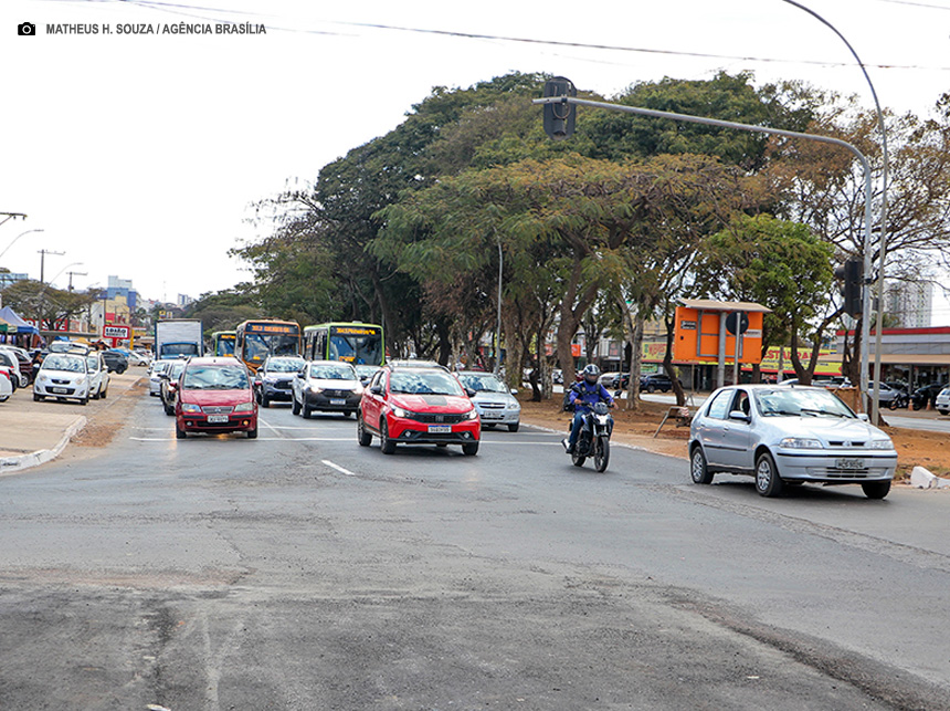 GDF conclui pavimentação e libera trânsito em todas as faixas da Hélio Prates