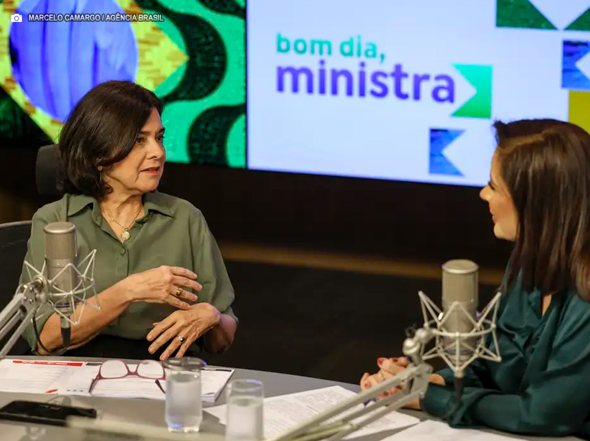 Ministra da Saúde comemora dados da imunização infantil