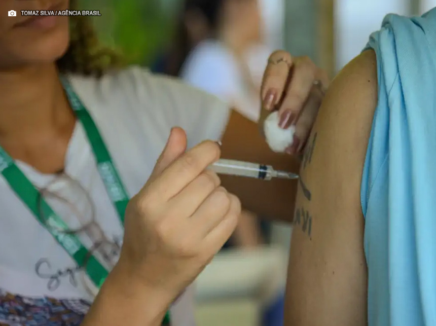 Ministério da Saúde atualiza gestores e profissionais sobre normas em vacinas