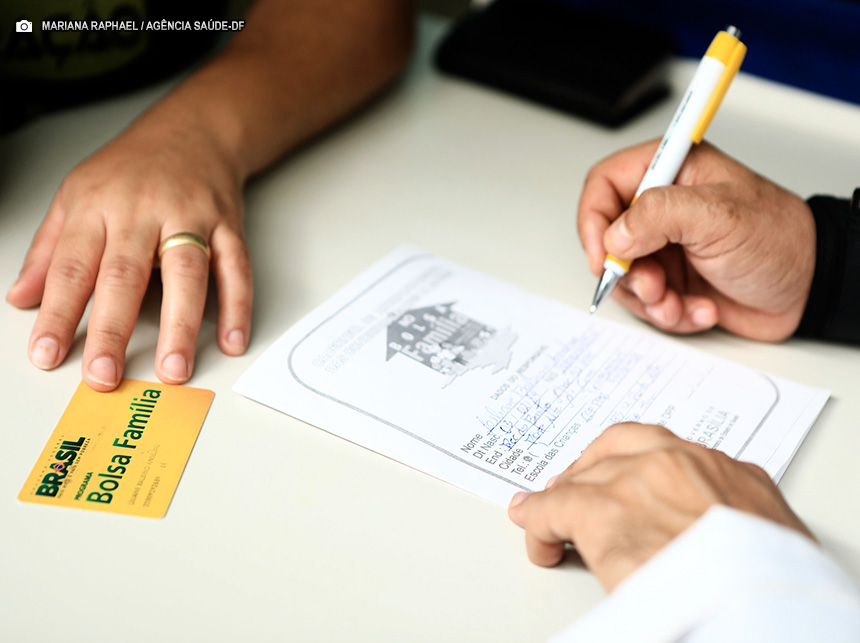 Bolsa Família: 81% dos beneficiários realizaram acompanhamento em saúde no DF