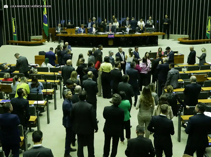 Ação contra emendas impositivas quer devolver orçamento ao Executivo