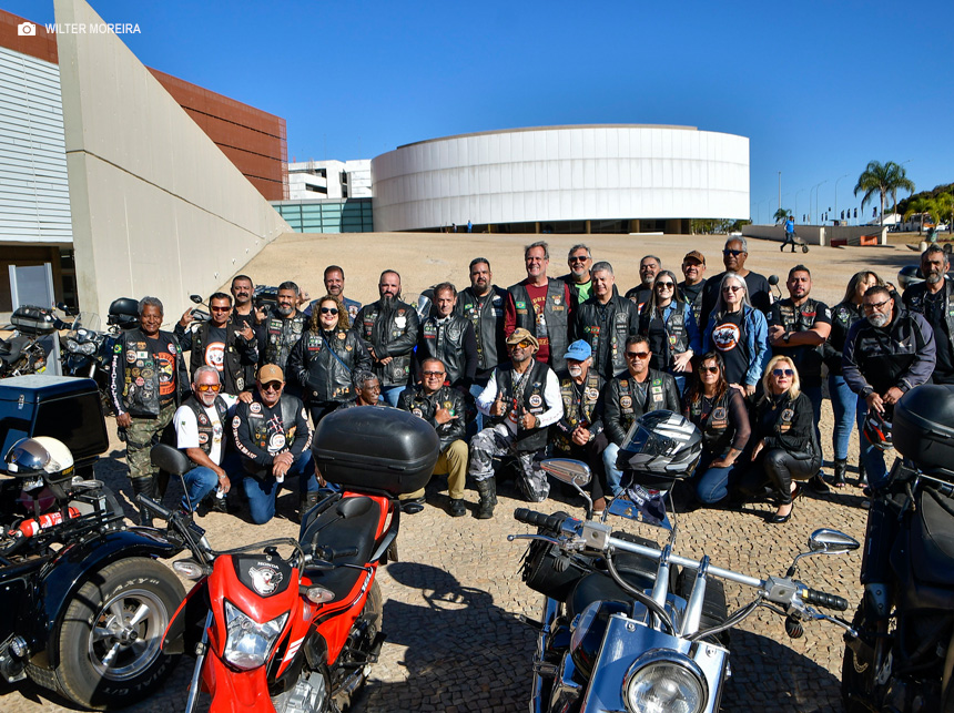 CLDF: Jorge Vianna realiza sessão solene em comemoração ao Dia do Motociclista