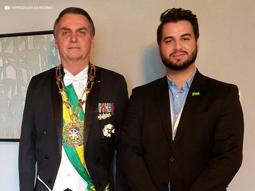 Alexandre de Moraes libera soltura de Filipe Martins, ex-assessor de Bolsonaro