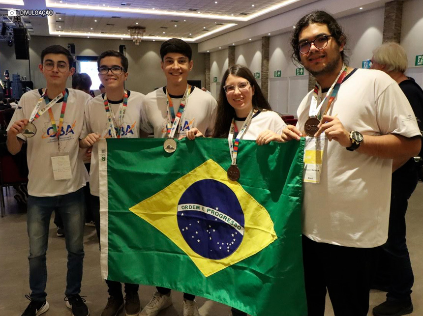 Brasil conquista prata e bronze na Olimpíada Internacional de Astronomia e Astrofísica