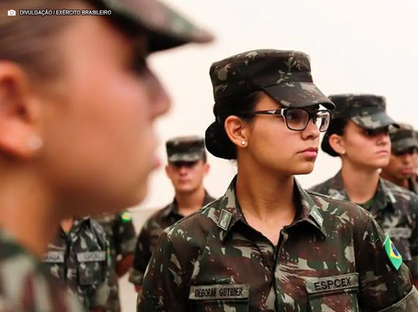 Mulheres poderão se alistar no serviço militar aos 18 anos