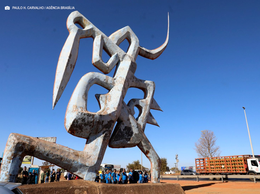 GDF inicia restauração do monumento Solarius, o famoso “Chifrudo”