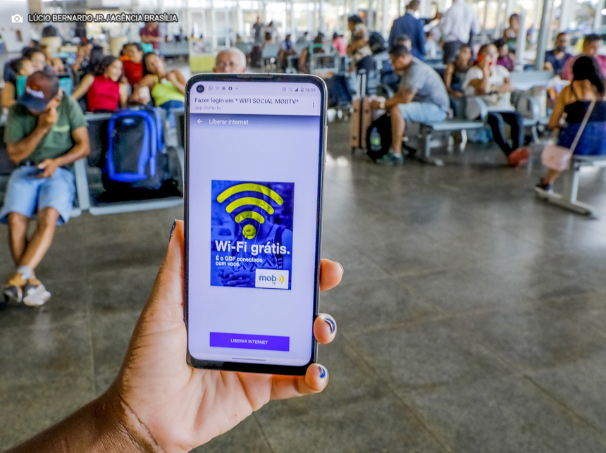 Segundo no país em população conectada, DF tem mais de 100 pontos de wi-fi gratuito