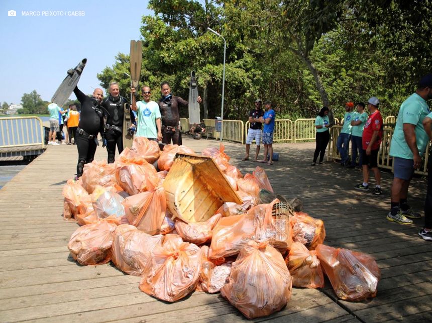 Caesb: toneladas de lixo é retirado na 12ª Edição do Lago Limpo