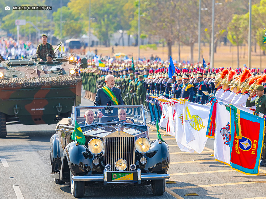 Desfile de 7 de setembro realça as conquistas do país da área da saúde
