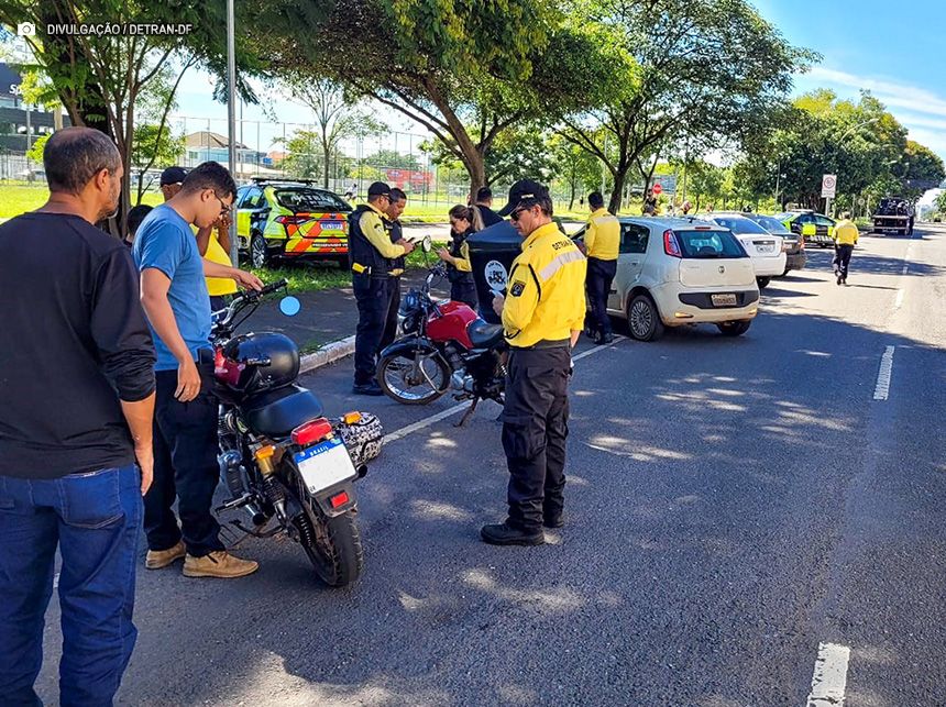 Detran: Atenção, motoristas: fiscalização com cobrança de CRLV atualizado começa nesta terça (1º)