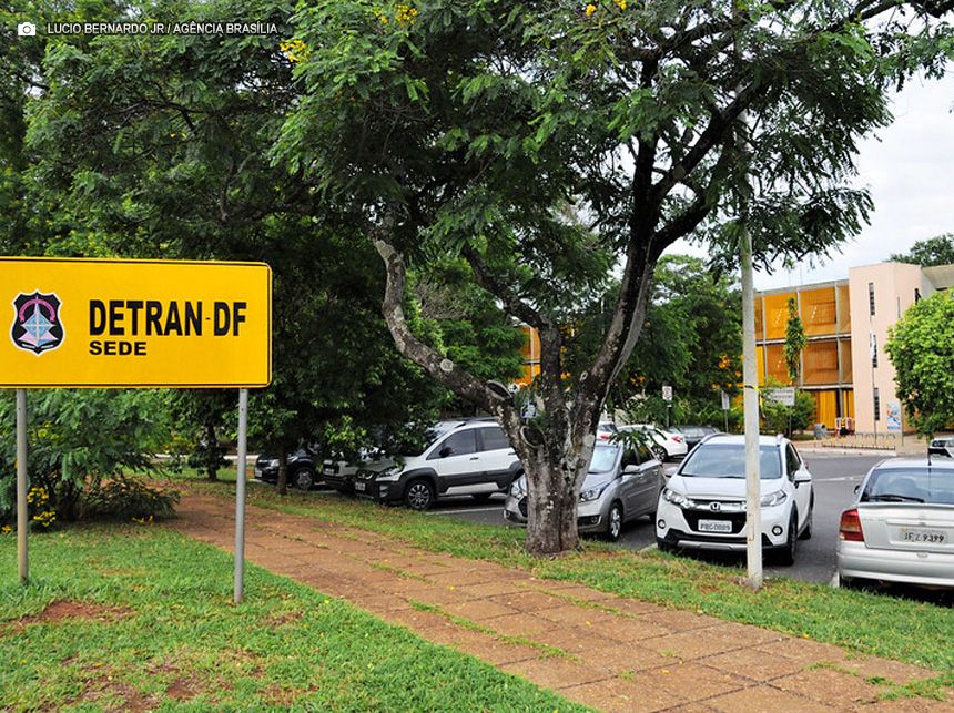 Detran-DF e loja de veículos são condenados por registro indevido de veículo em nome de terceiro