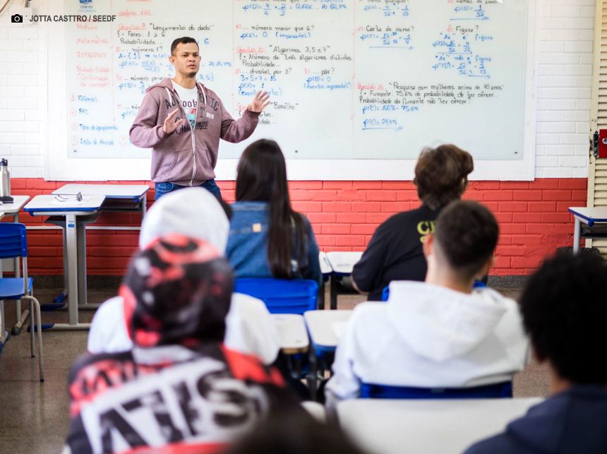 Pagamento do projeto Pé-de-Meia para estudantes da EJA começa no dia 25