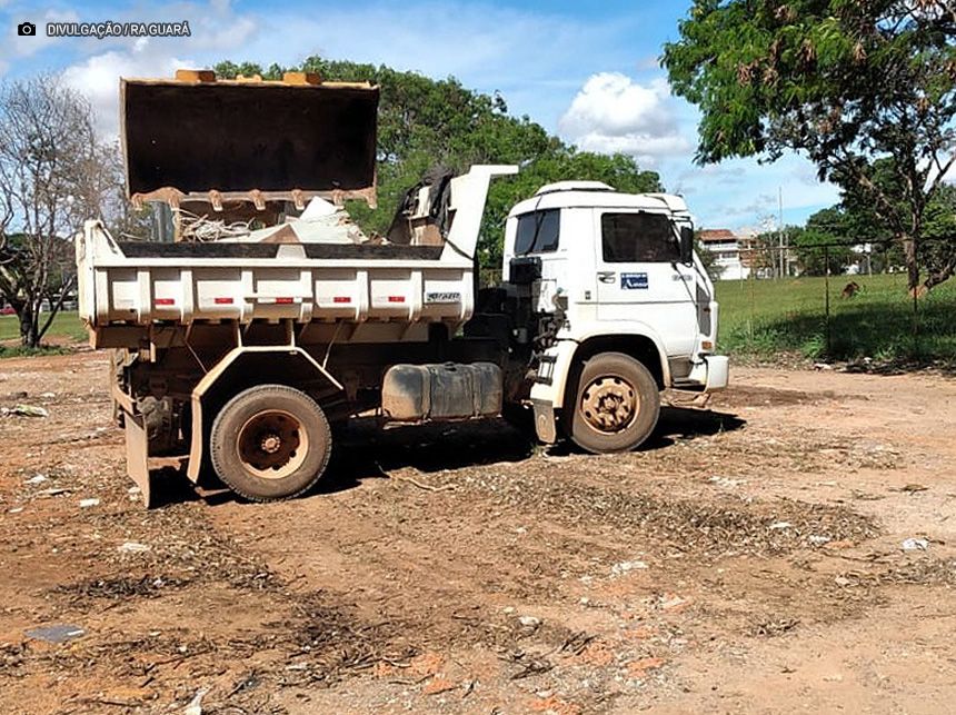 Mutirão de limpeza reforça ações preventivas de combate à dengue no Guará