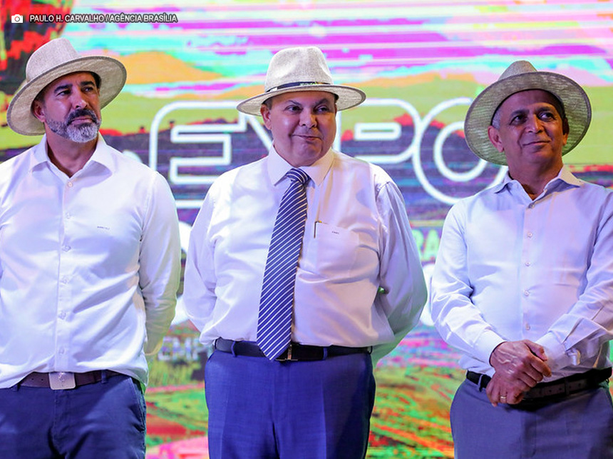 Distritais participam de abertura da Expoabra 2024