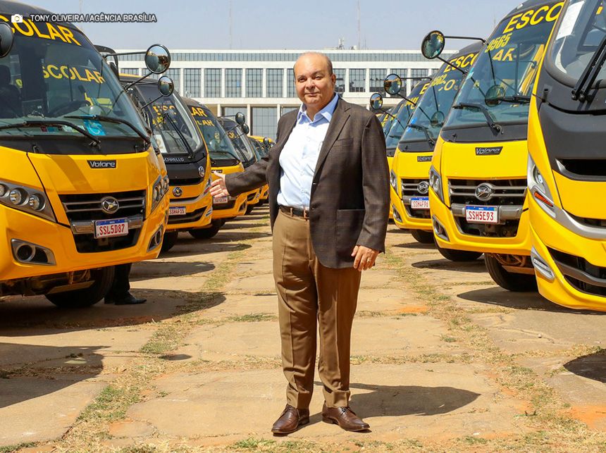 Com investimento de R$ 55 milhões, educação ganha reforço de 115 ônibus para transporte de alunos