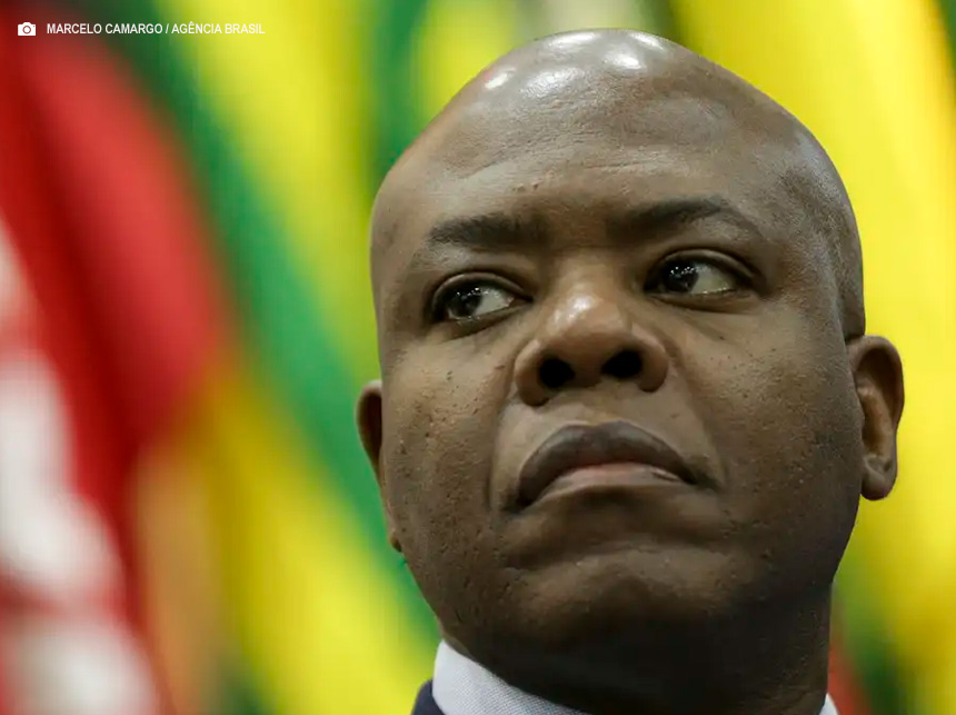 Governo vai investigar denúncias de assédio contra Silvio Almeida