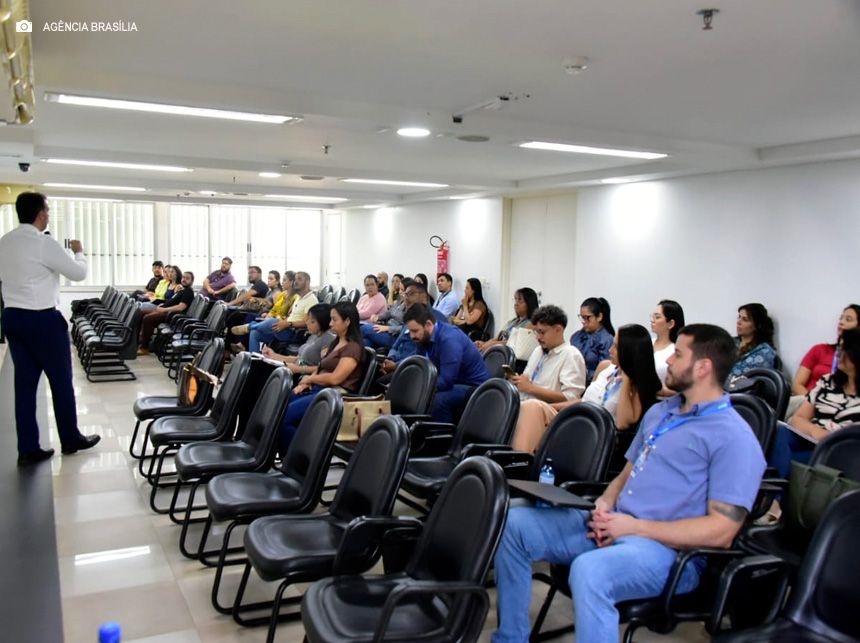 Gerenciamento de conflitos foi tema de capacitação para gestores das UPAs