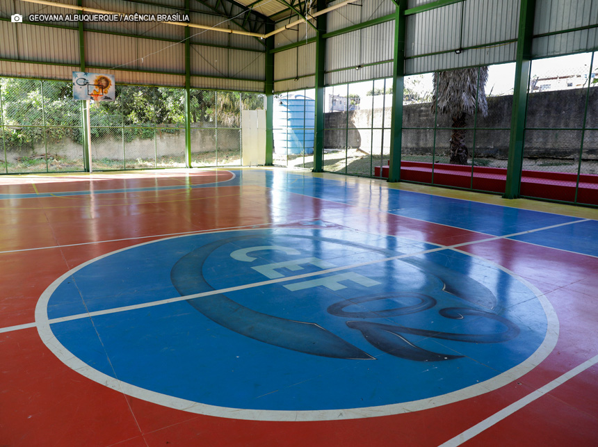 Aulas de educação física da rede pública estão suspensas devido à baixa umidade