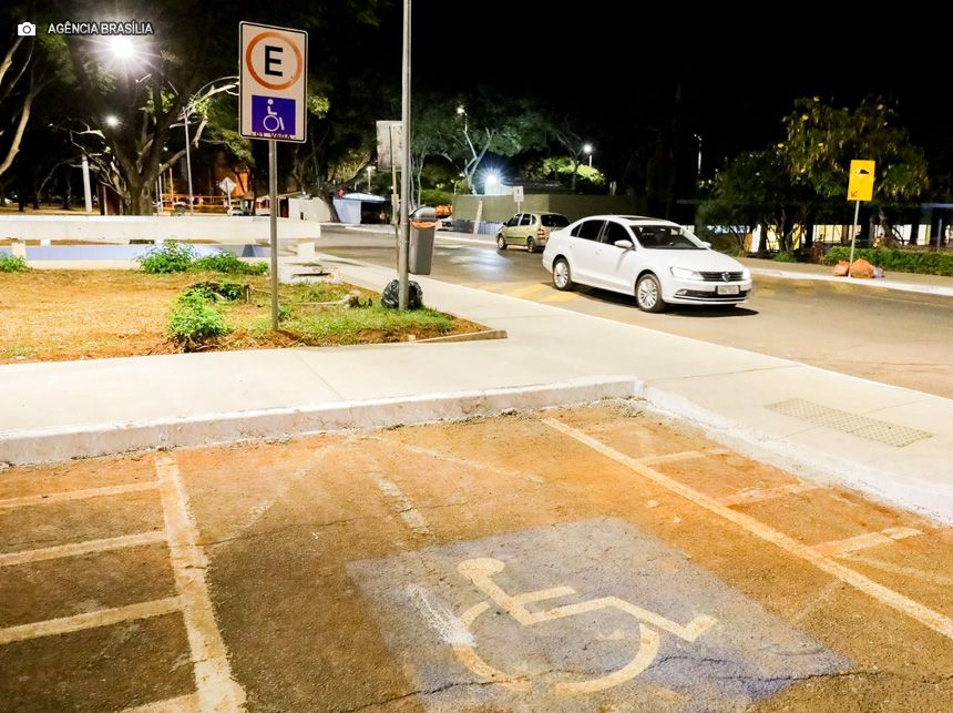 Em dois dias, são emitidas quase 300 credenciais de estacionamento para autistas