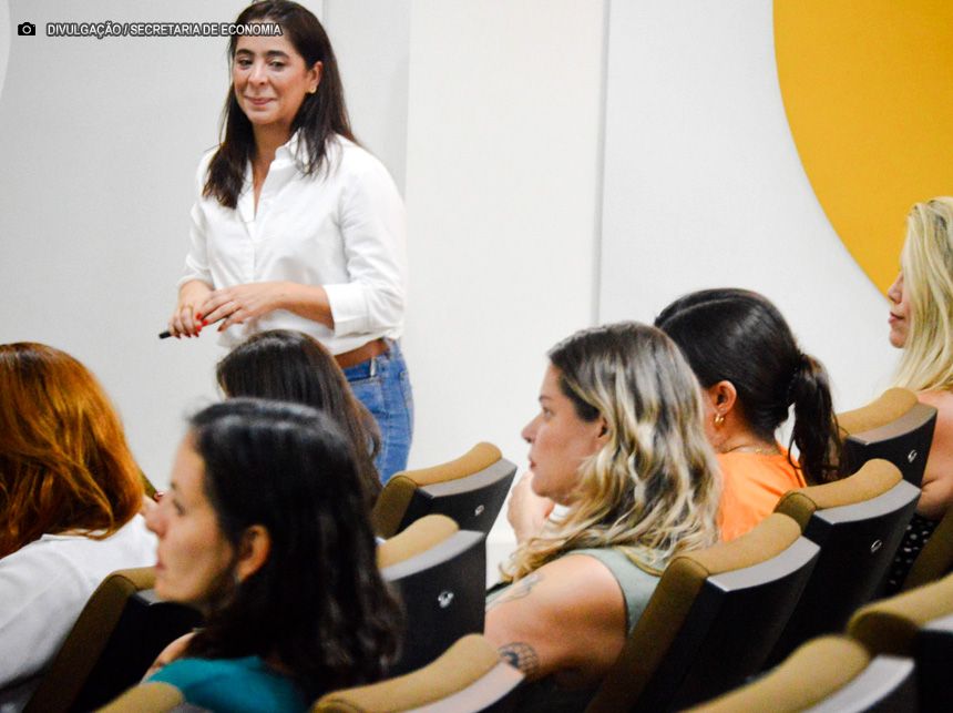 Palestra para servidoras do GDF fala sobre amamentação e desenvolvimento infantil