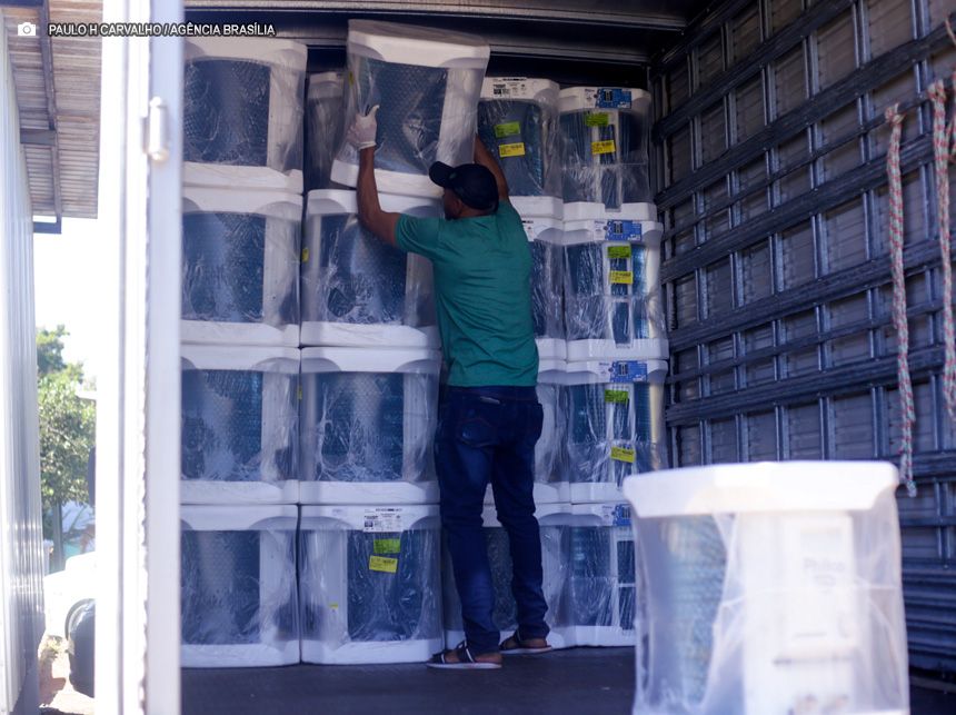 Unidades de saúde recebem segundo lote de aparelhos de ar-condicionado