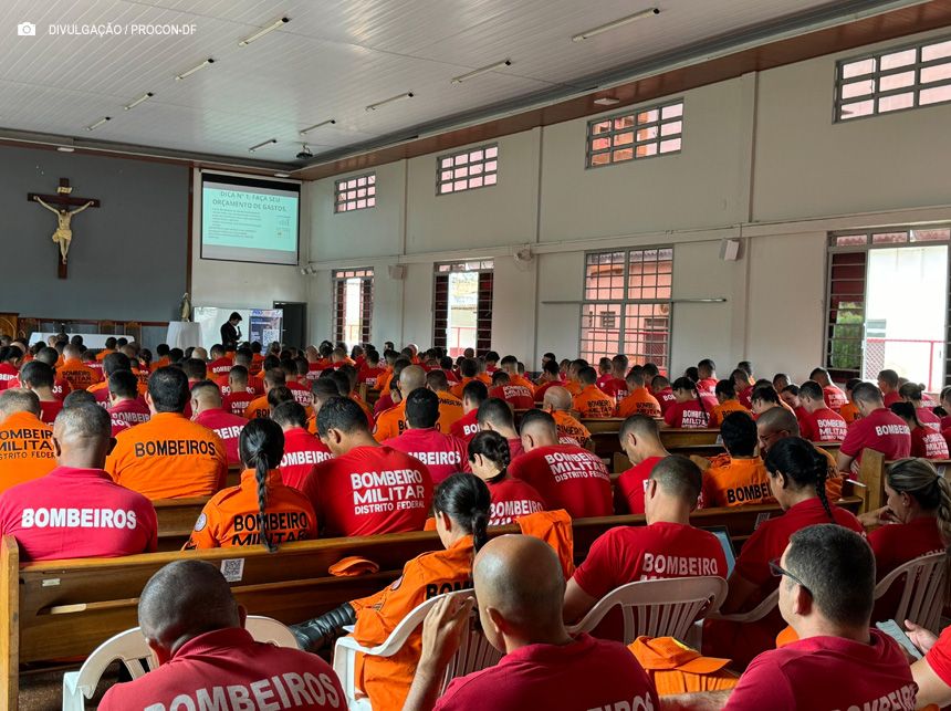 Oficiais do Corpo de Bombeiros recebem curso sobre superendividamento