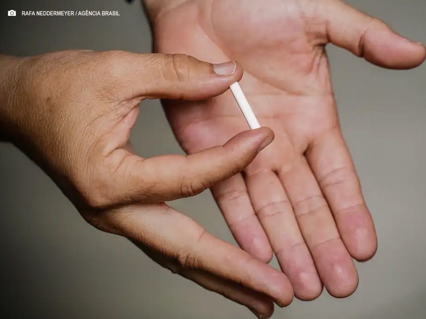 Anvisa suspende venda e propaganda de “chips da beleza”