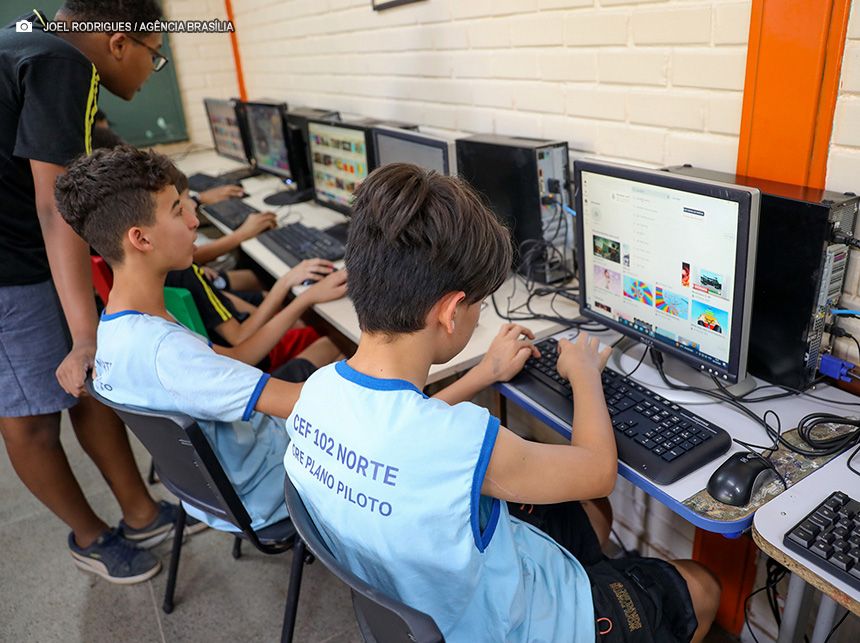 Computadores doados pelo Reciclotech mudam realidade de alunos da rede pública