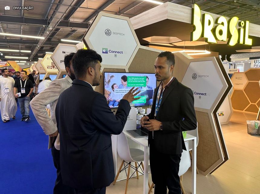 Empresa brasiliense ganha projeção mundial durante conferência tecnológica em Dubai