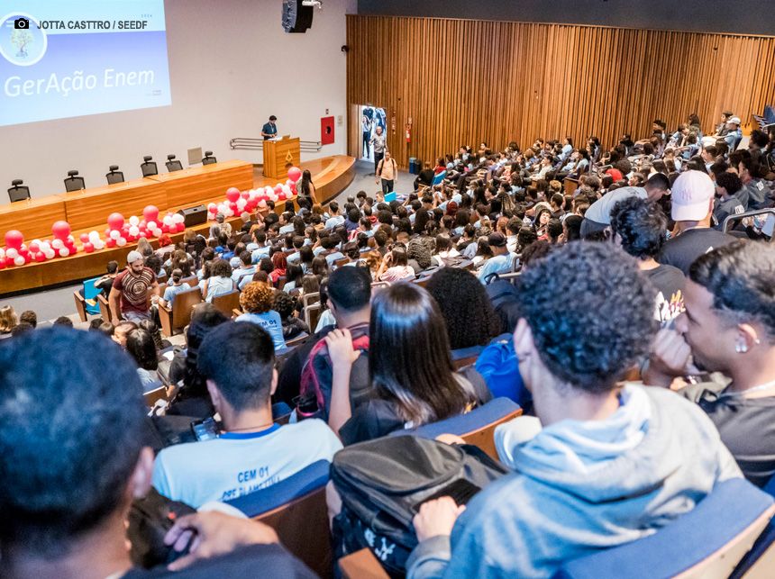 Programa GerAção Enem promove aulão para alunos da rede pública